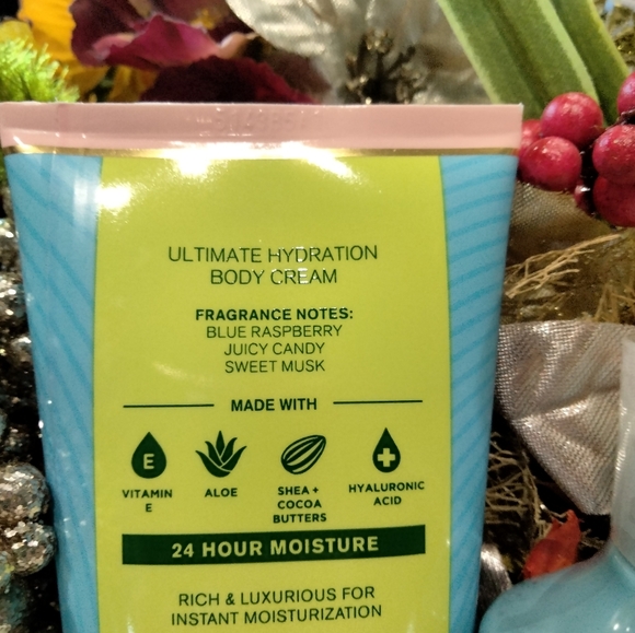 Bath & Body Works Blue Raspberry Burst Body Wash And Body Cream Gift Set Bundle - Picture 2 of 2